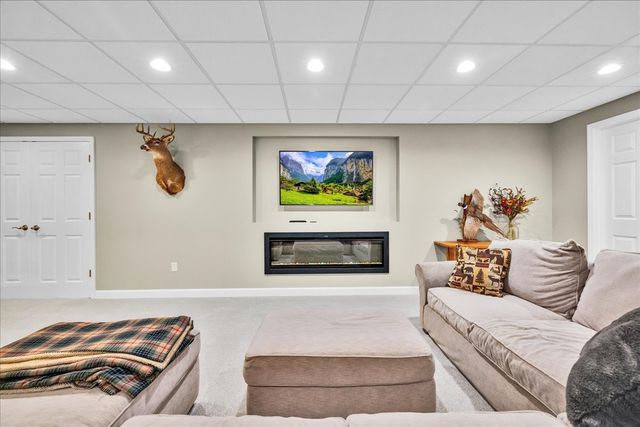 635 Maplewood Circle, Elburn, IL 60119