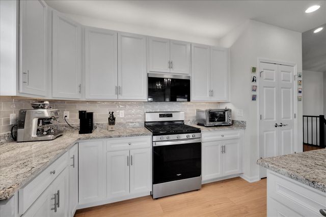 635 Maplewood Circle, Elburn, IL 60119