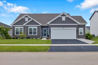 635 Maplewood Circle, Elburn, IL 60119