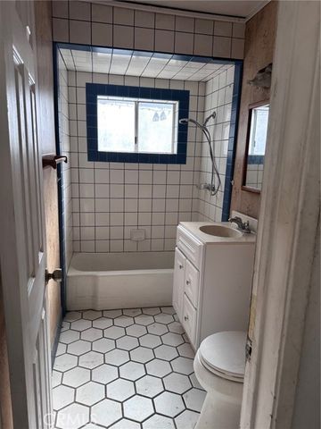 946 Cedar, Corona, CA 92879