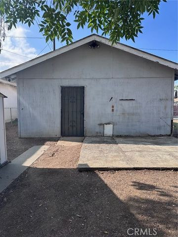 946 Cedar, Corona, CA 92879