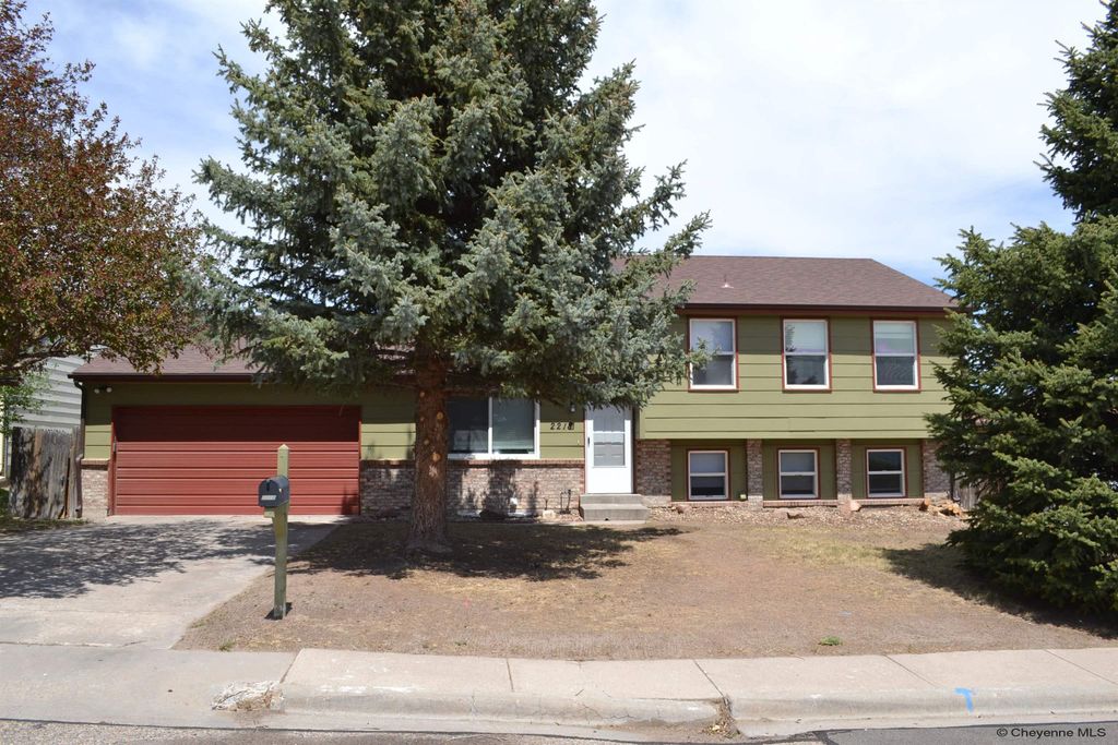 2218 APACHE ST, Cheyenne, WY 82009
