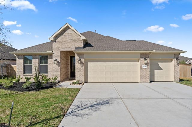 1524 Apache Heights Drive, Dayton, TX 77535