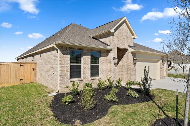 1524 Apache Heights Drive, Dayton, TX 77535