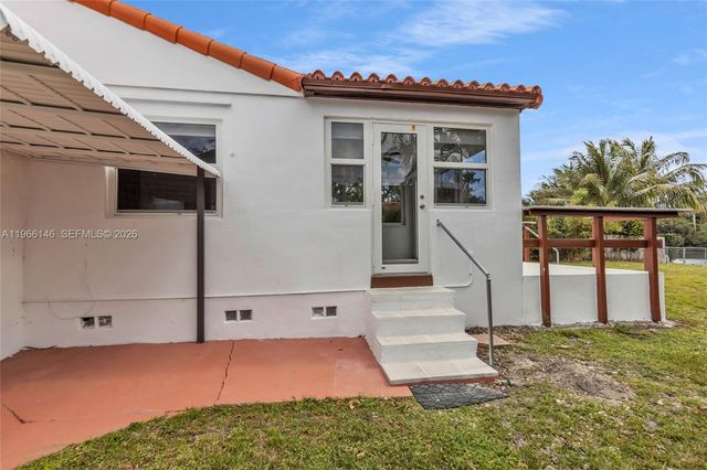 392 Payne Dr, Miami Springs, FL 33166