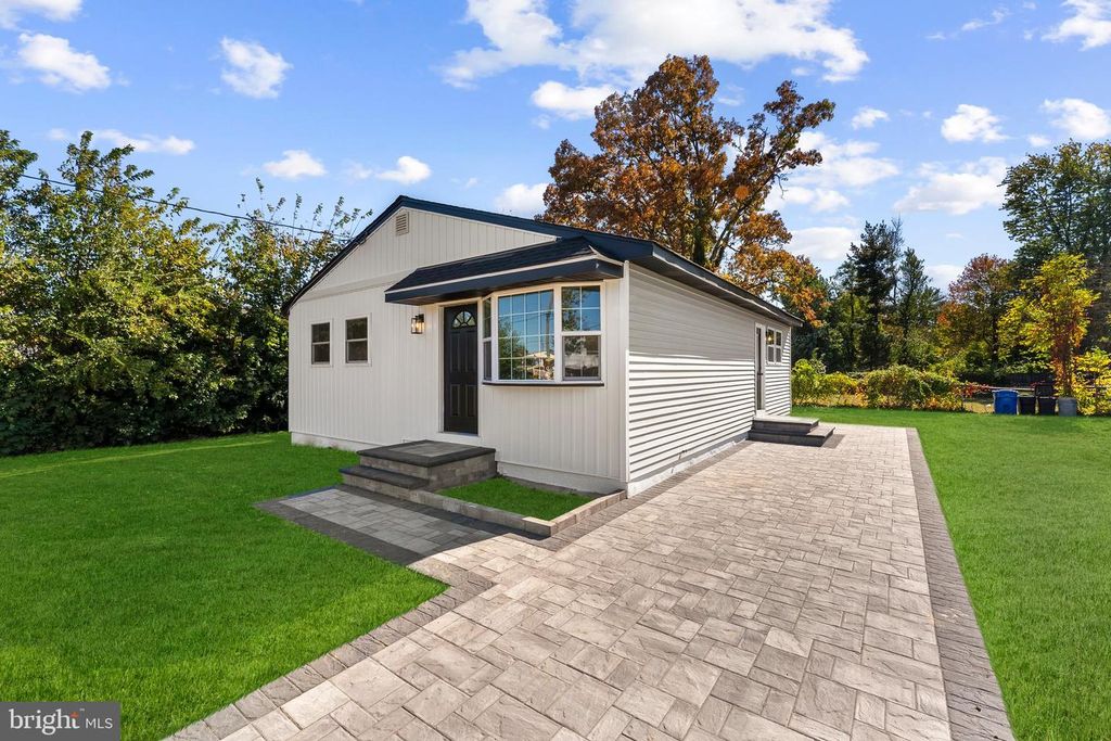 726 SMITH LN, Mount Holly, NJ 08060