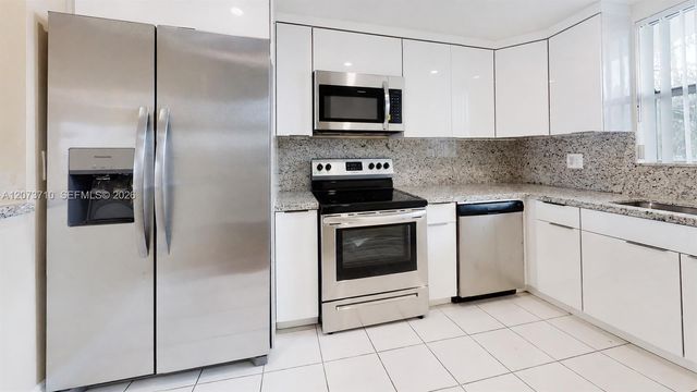 9363 Fontainebleau Boulevard H205, Miami, FL 33172