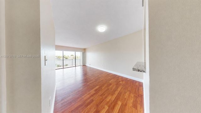 9363 Fontainebleau Boulevard H205, Miami, FL 33172