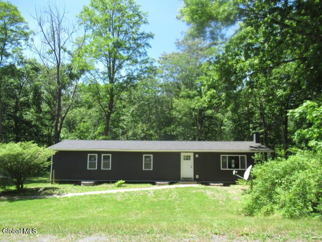 221 S Jarvis Road, Ravena, NY 12143