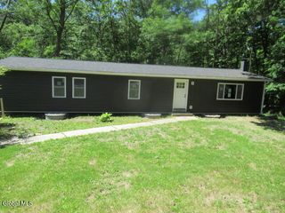 221 S Jarvis Road, Ravena, NY 12143
