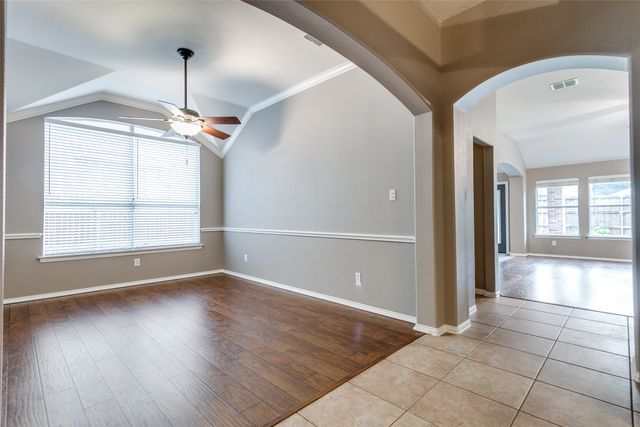 3504 Carlton Street, Grapevine, TX 76092