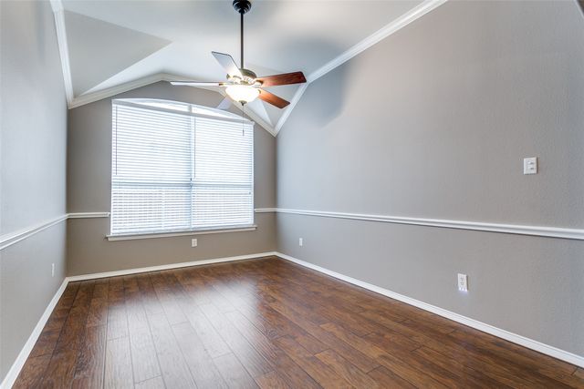 3504 Carlton Street, Grapevine, TX 76092