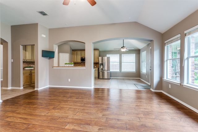 3504 Carlton Street, Grapevine, TX 76092