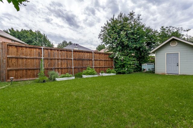 3504 Carlton Street, Grapevine, TX 76092
