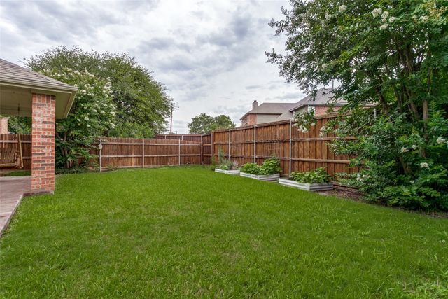 3504 Carlton Street, Grapevine, TX 76092