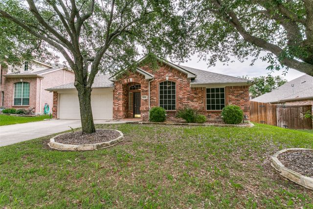 3504 Carlton Street, Grapevine, TX 76092