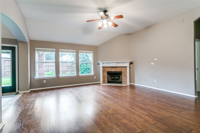 3504 Carlton Street, Grapevine, TX 76092