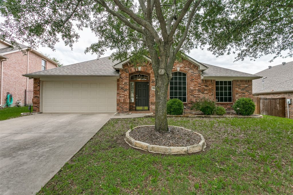 3504 Carlton Street, Grapevine, TX 76092