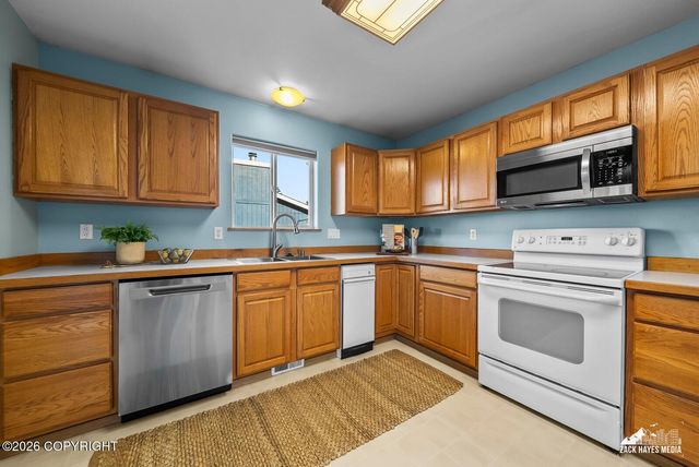 12011 Rolling Meadow Circle, Anchorage, AK 99516