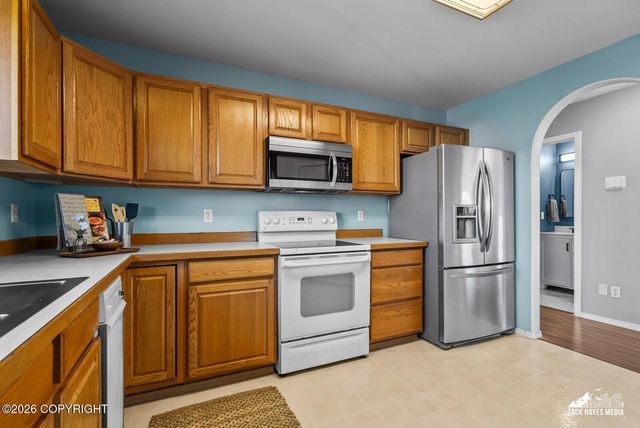 12011 Rolling Meadow Circle, Anchorage, AK 99516