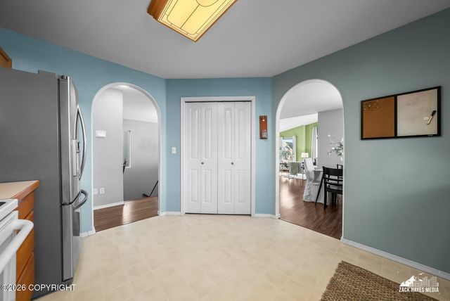 12011 Rolling Meadow Circle, Anchorage, AK 99516