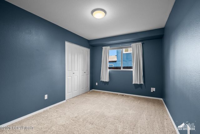 12011 Rolling Meadow Circle, Anchorage, AK 99516