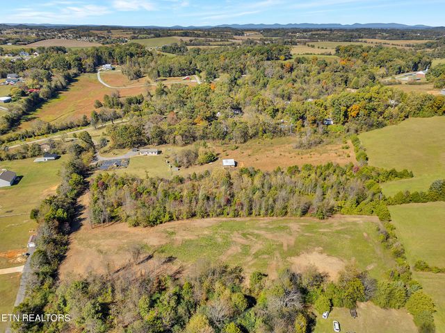 4736 Salem Rd, Greenback, TN 37742