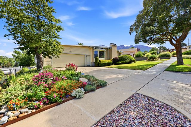2327 E CAVALIER DR, Cottonwood Heights, UT 84121