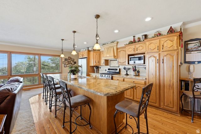 2327 E CAVALIER DR, Cottonwood Heights, UT 84121