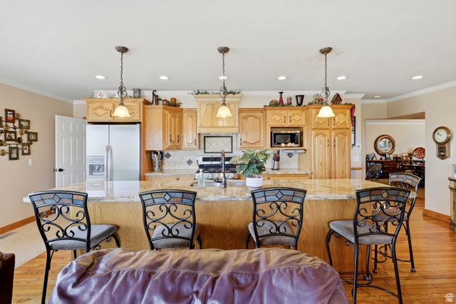 2327 E CAVALIER DR, Cottonwood Heights, UT 84121