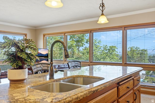 2327 E CAVALIER DR, Cottonwood Heights, UT 84121