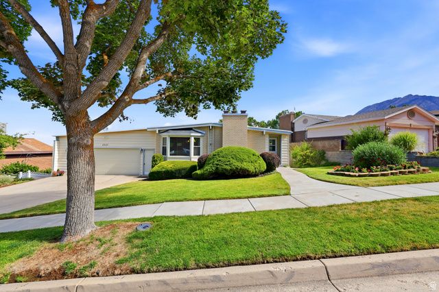 2327 E CAVALIER DR, Cottonwood Heights, UT 84121