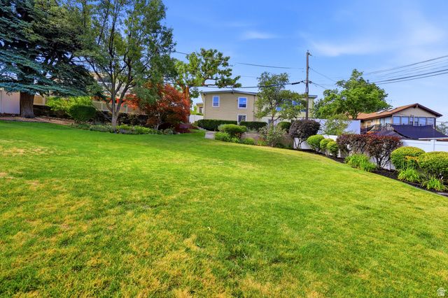 2327 E CAVALIER DR, Cottonwood Heights, UT 84121