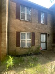 2109 E SHELBY DR, Memphis, TN 38116