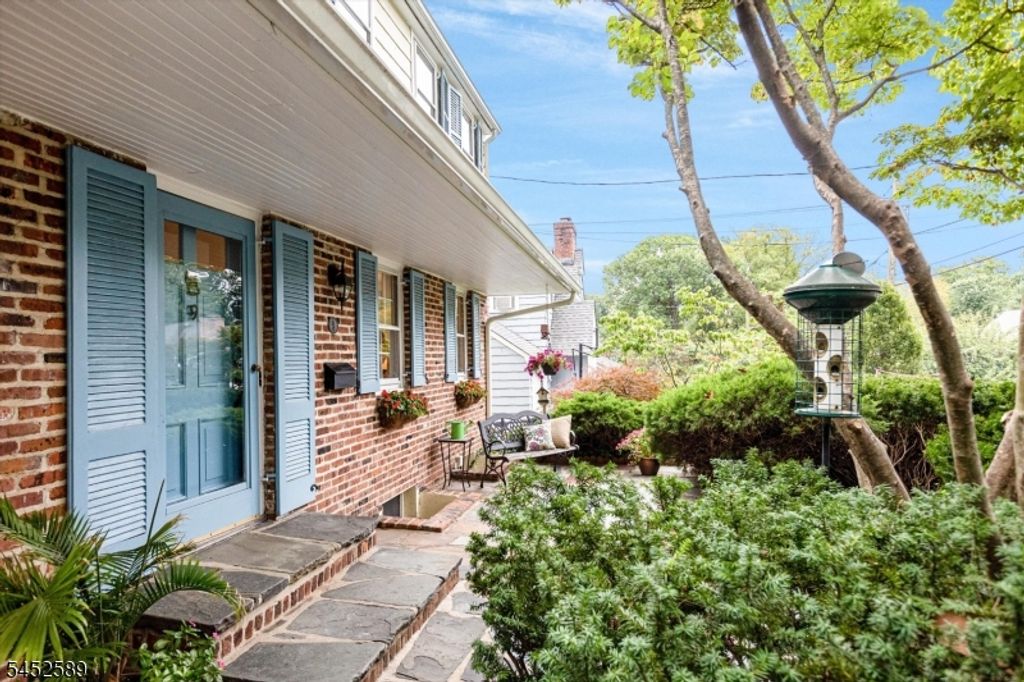 9 Garthwaite Ter, Maplewood Twp., NJ 07040 — photo 2