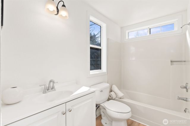 13611 124th Avenue Ct E, Puyallup, WA 98374