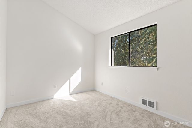 13611 124th Avenue Ct E, Puyallup, WA 98374