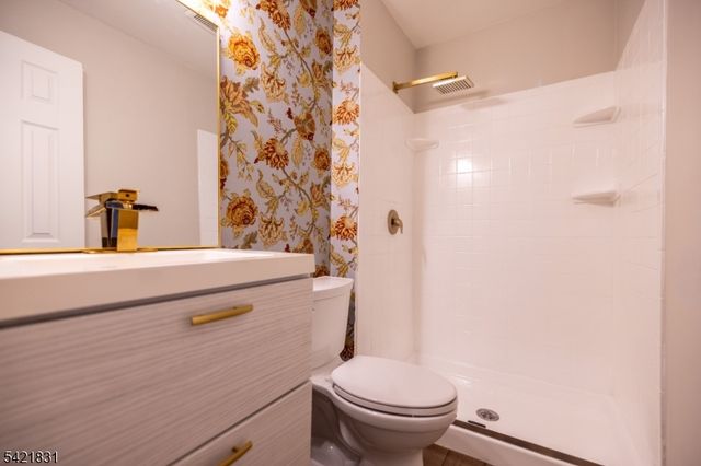 25 Bloomingdale Dr 2C, Hillsborough Twp., NJ 08844