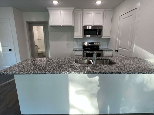 2430 S Fannin Avenue, Denison, TX 75020