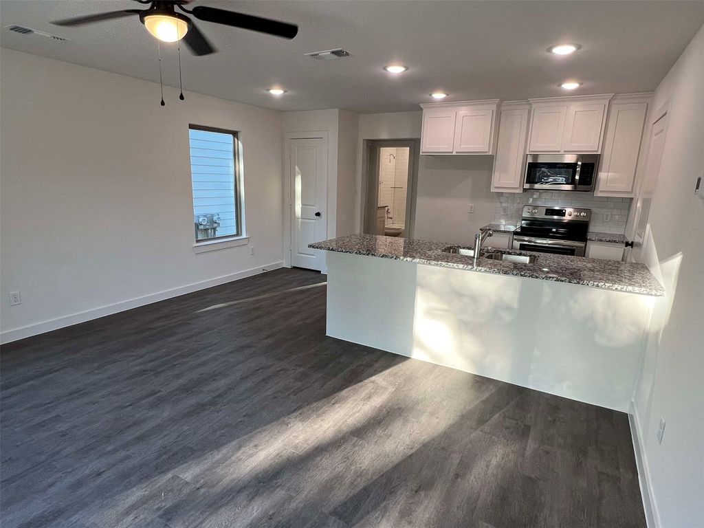 2430 S Fannin Avenue, Denison, TX 75020