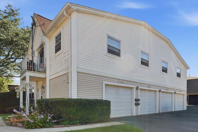 1204 Inverrary Lane, Deerfield, IL 60015