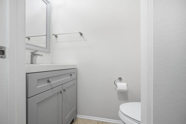 1204 Inverrary Lane, Deerfield, IL 60015