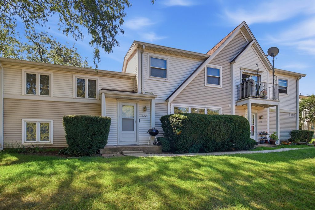 1204 Inverrary Lane, Deerfield, IL 60015