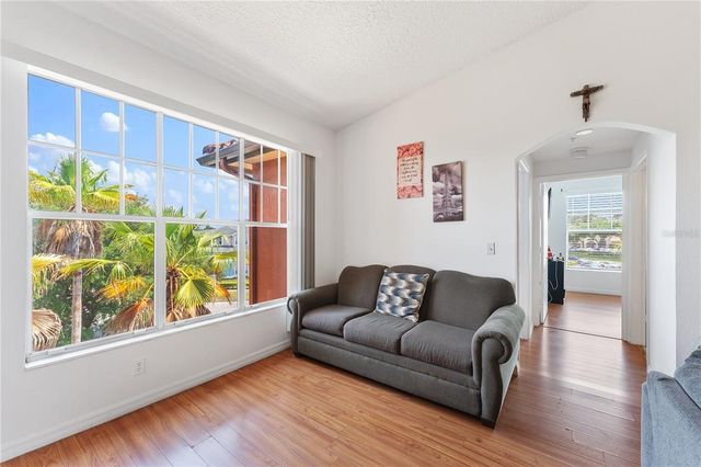 5560 METROWEST BOULEVARD 303, Orlando, FL 32811