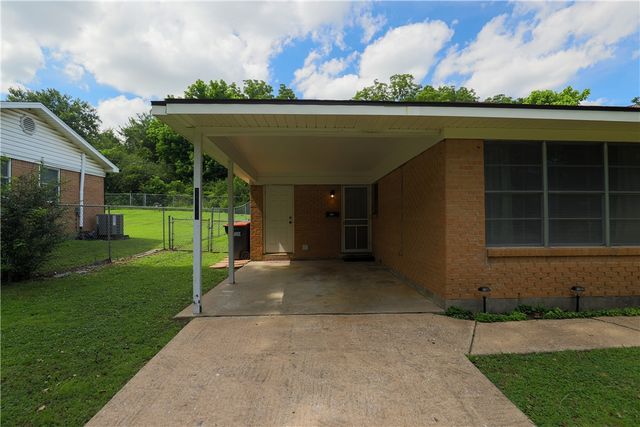 2202 Cottonwood Place, Springdale, AR 72762