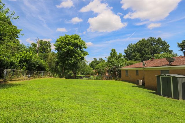 2202 Cottonwood Place, Springdale, AR 72762