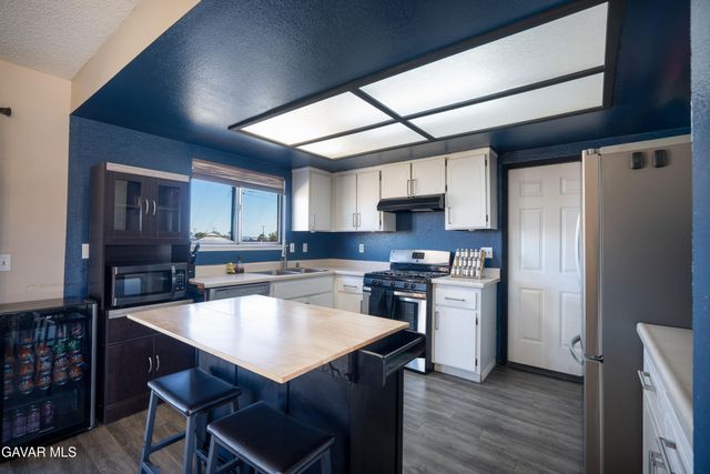 8301 Dogwood Avenue, California City, CA 93505