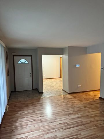 17904 Rose Street, Lansing, IL 60438