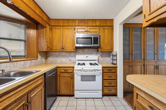 412 Main Street, Pottsboro, TX 75076