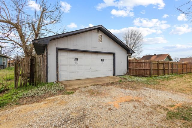 412 Main Street, Pottsboro, TX 75076